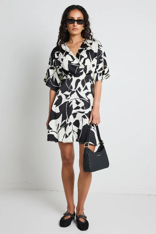 Dali Black White Satin SS Kimono Mini Dress Stylish Sweetheart Mini Dress