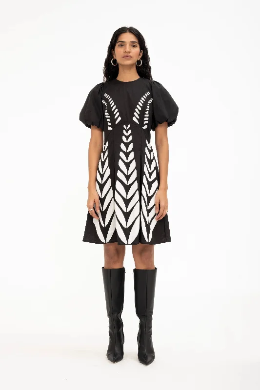 Dress Gracia Dress Black-White Tunics Practical easy-care